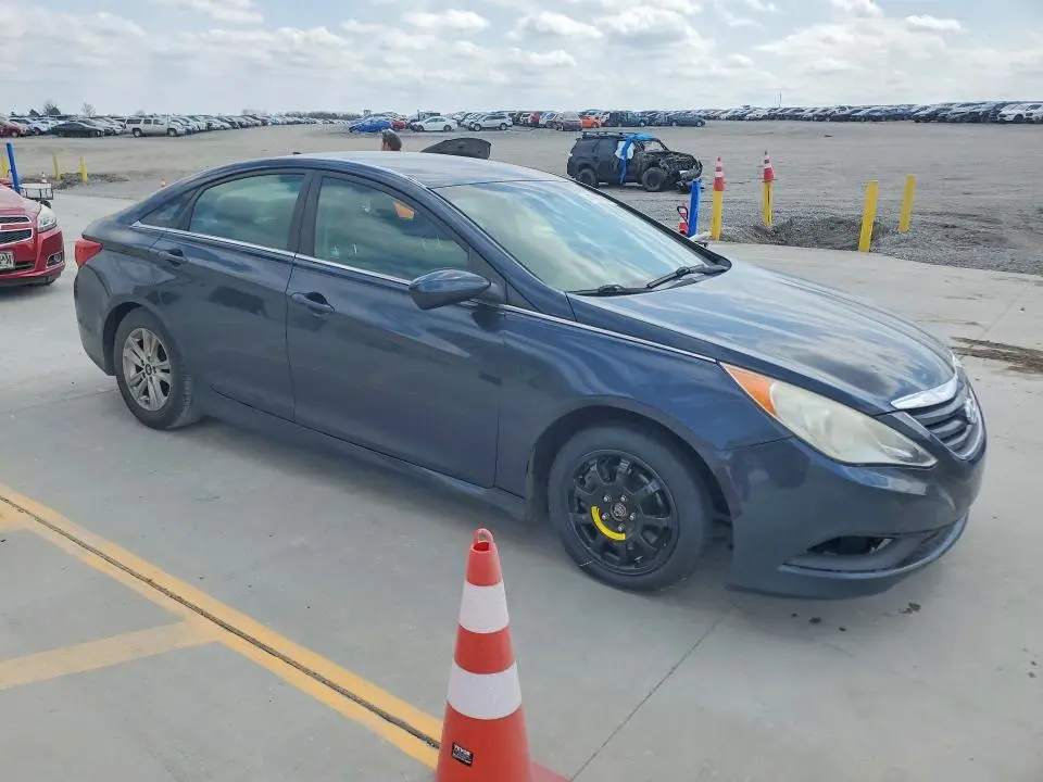 2014 HYUNDAI SONATA GLS  