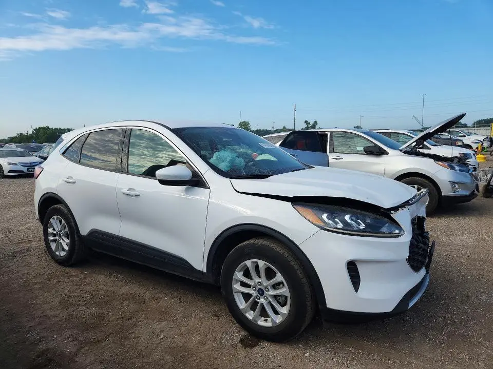 2020 FORD ESCAPE SE  