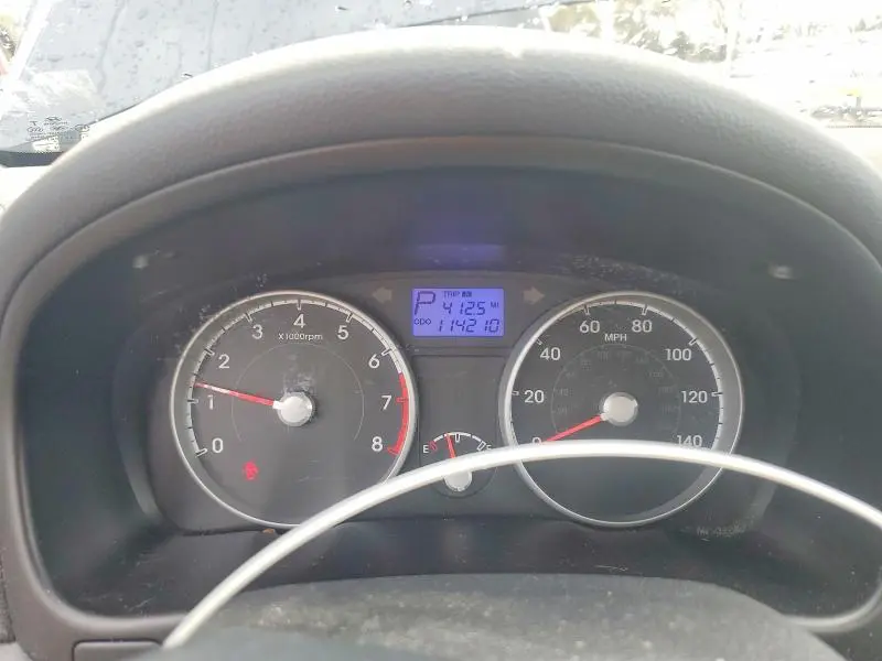 2011 HYUNDAI ACCENT SE  