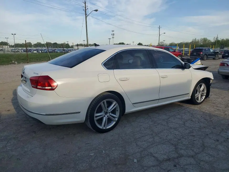 2012 VOLKSWAGEN PASSAT SEL  