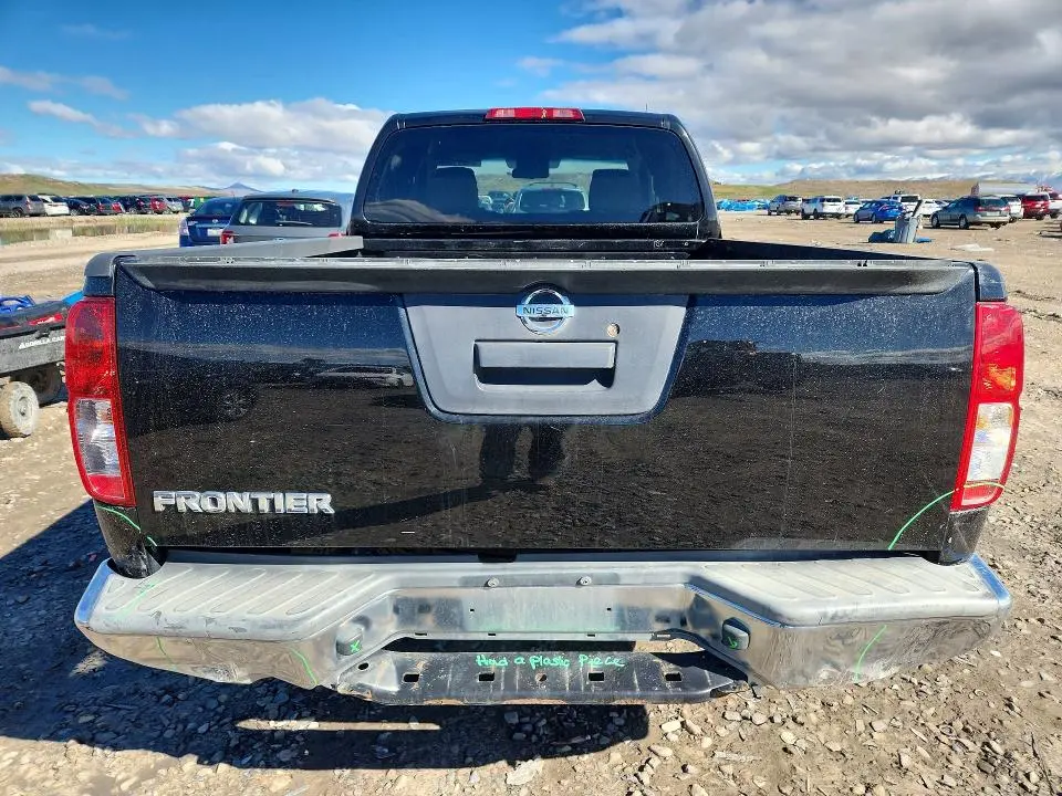 2015 NISSAN FRONTIER S  