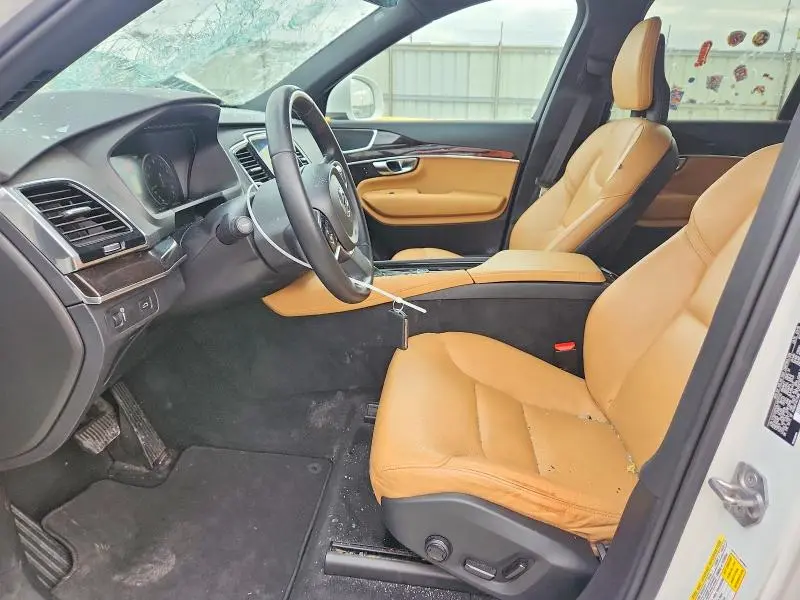 2018 VOLVO XC90 T6  