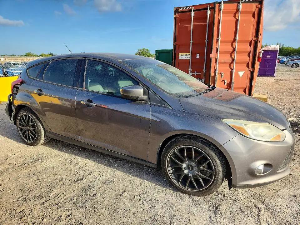 2012 FORD FOCUS SE  