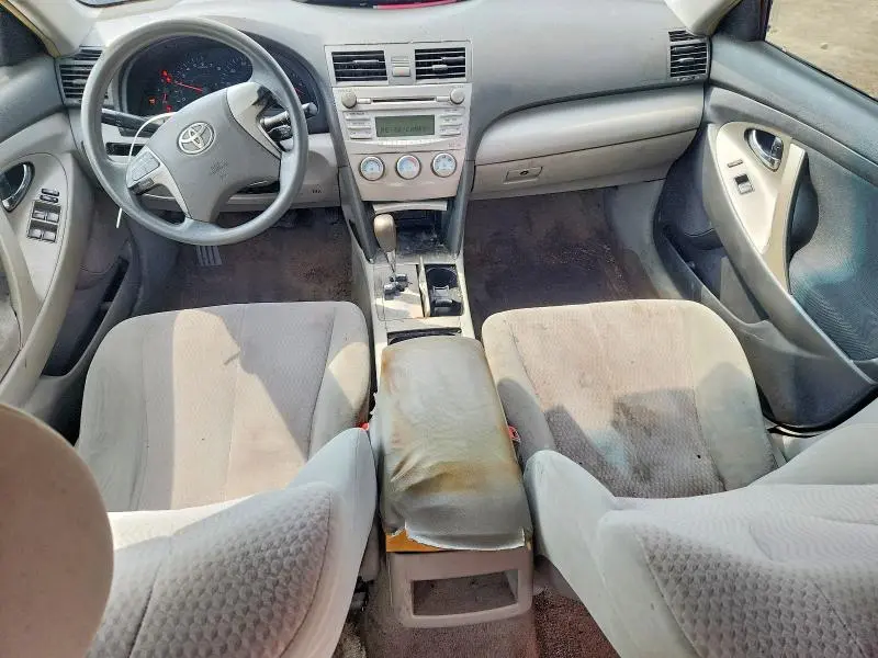 2010 TOYOTA CAMRY LE  