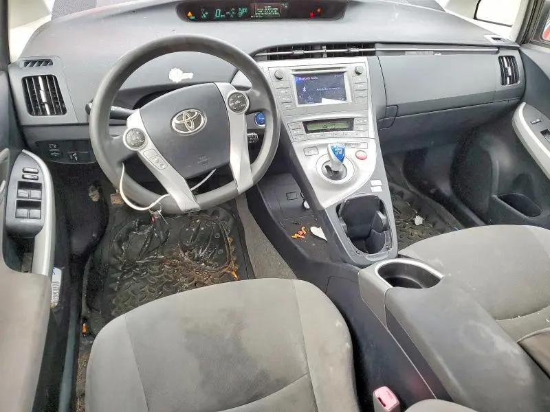 2013 TOYOTA PRIUS TWO  