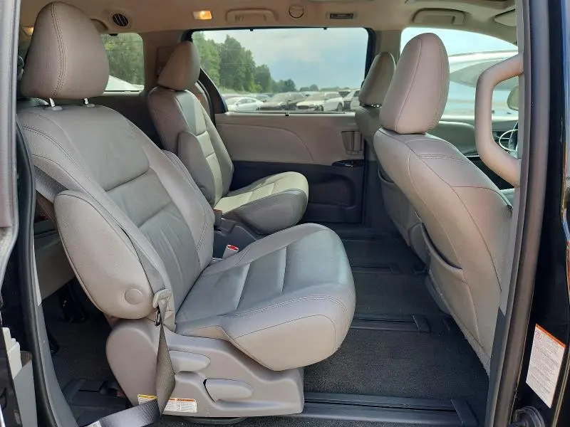 2018 TOYOTA SIENNA XLE PREMIUM 7-PASSENGER  