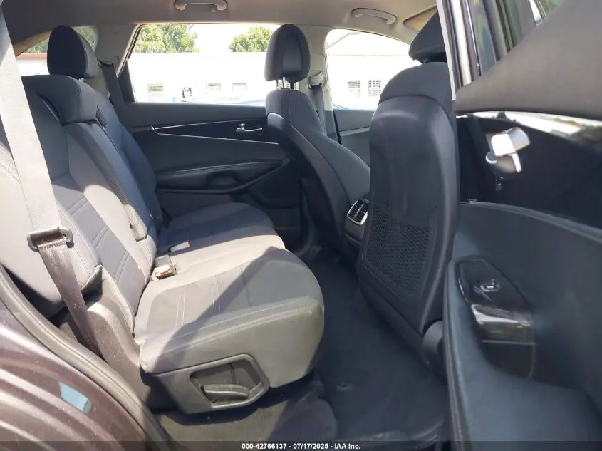2016 KIA SORENTO 2.4L LX