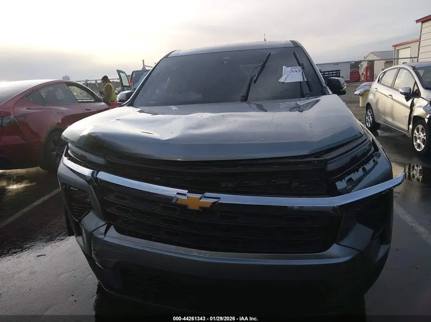 2024 CHEVROLET TRAVERSE FWD LS