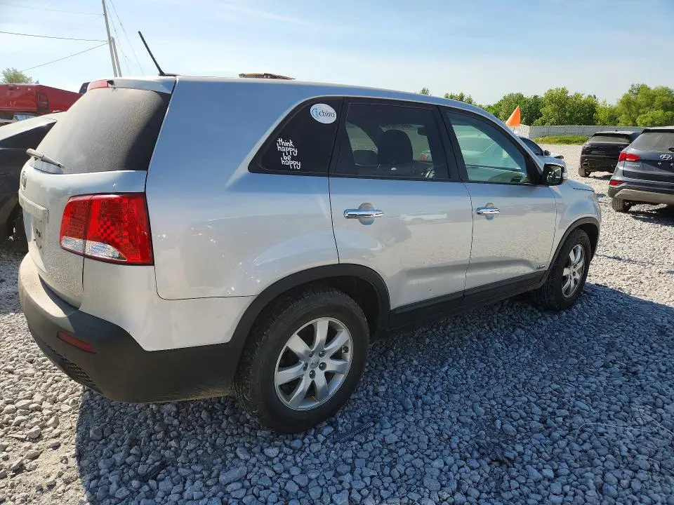 2013 KIA SORENTO LX  