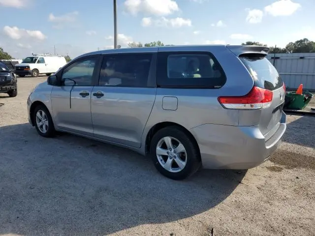 2011 TOYOTA SIENNA   