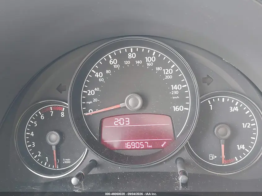 2013 VOLKSWAGEN BEETLE 2.5L/2.5L FENDER EDITION