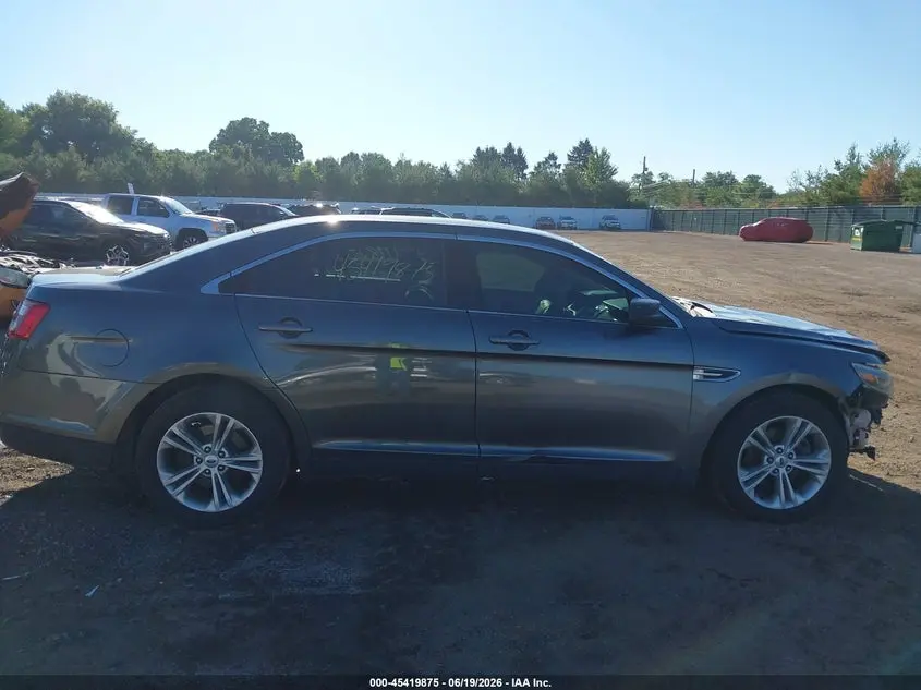 2018 FORD TAURUS SE