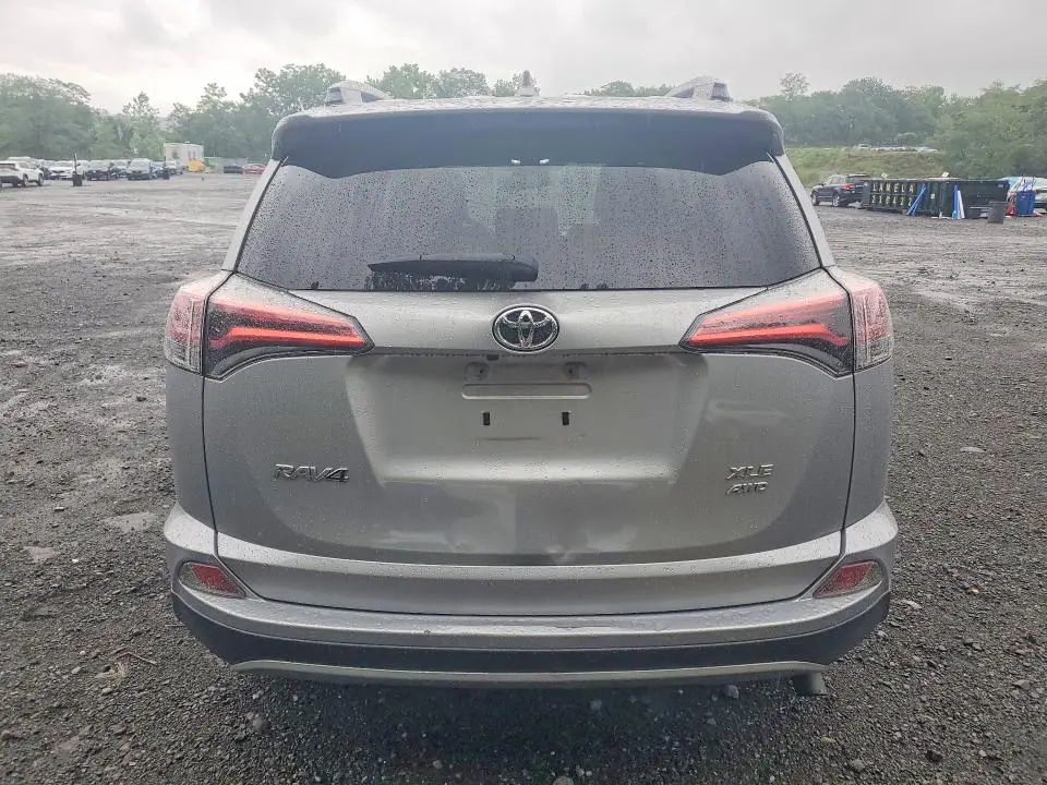 2017 TOYOTA RAV4 XLE  