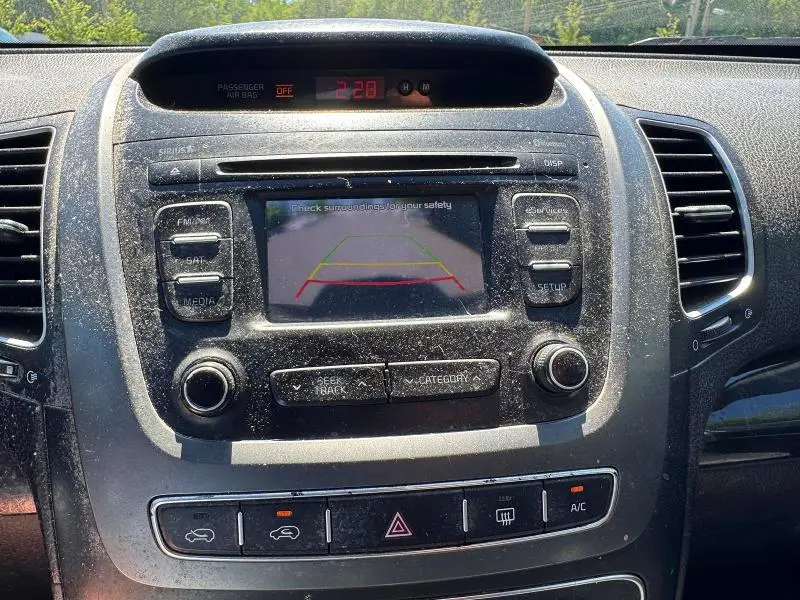 2015 KIA SORENTO LX  
