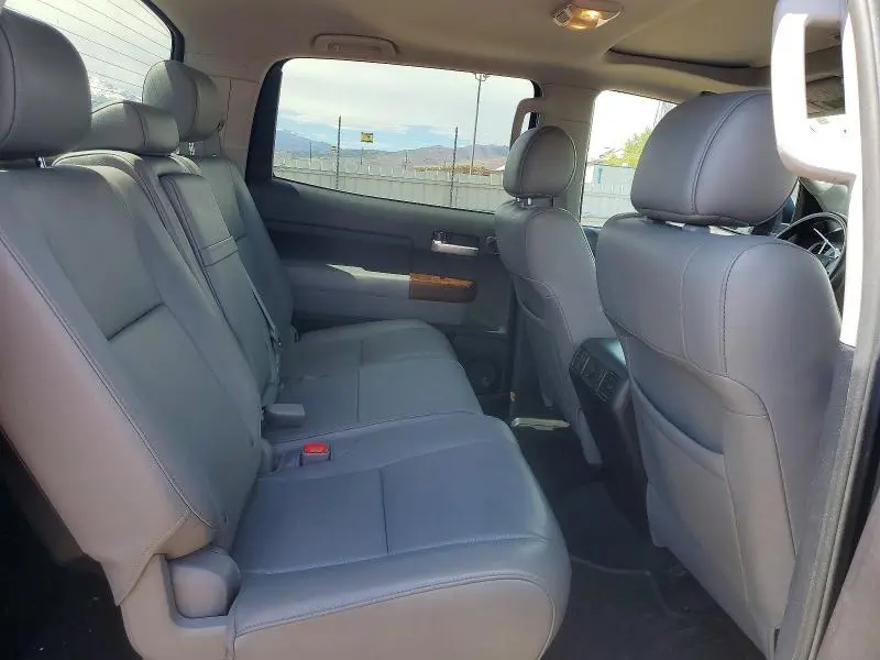 2013 TOYOTA TUNDRA PLATINUM  