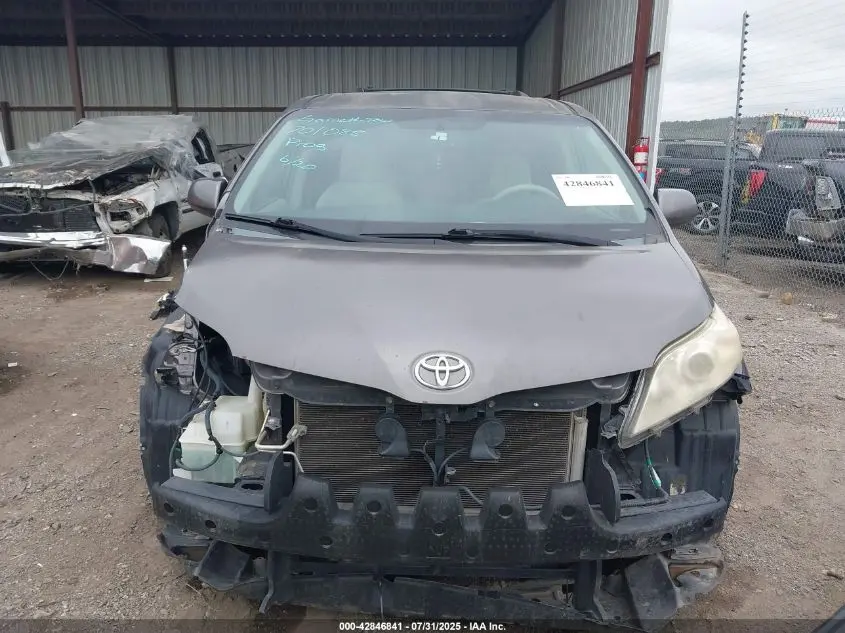 2012 TOYOTA SIENNA LE V6 8 PASSENGER