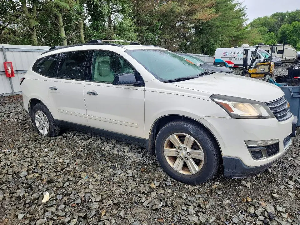 2014 CHEVROLET TRAVERSE LT  