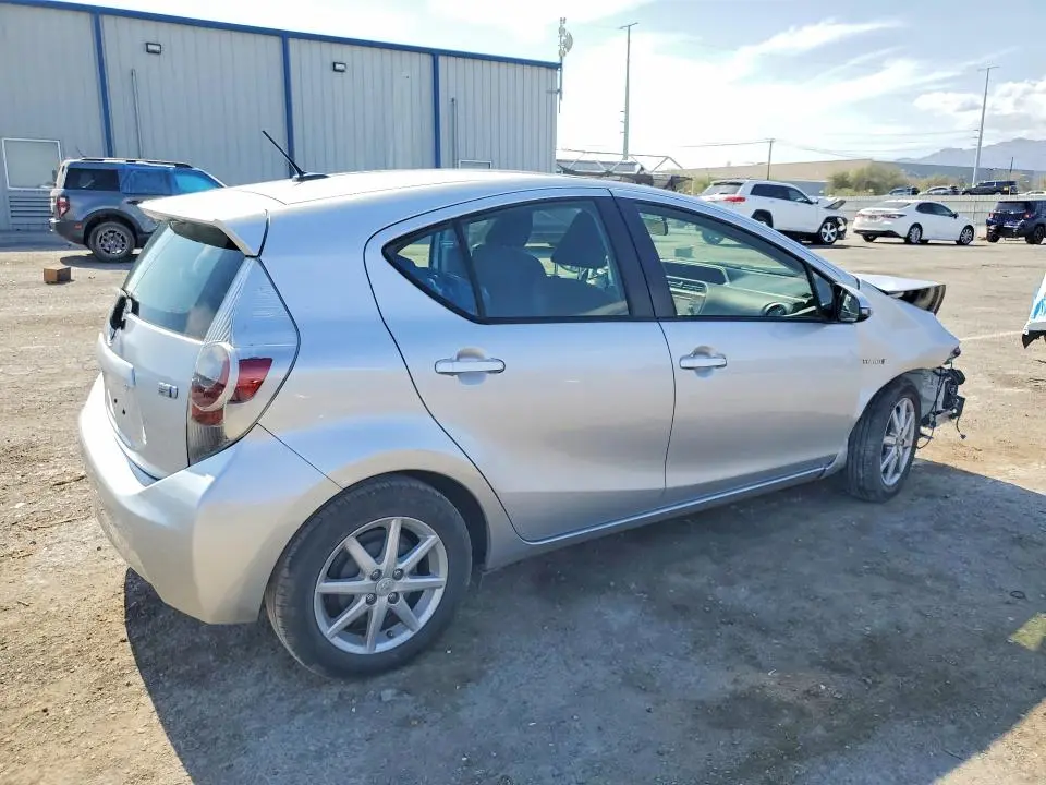 2014 TOYOTA PRIUS C THREE  