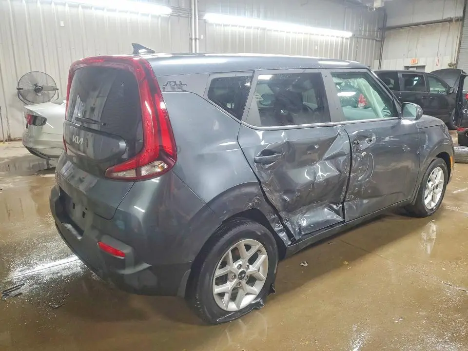 2022 KIA SOUL LX  