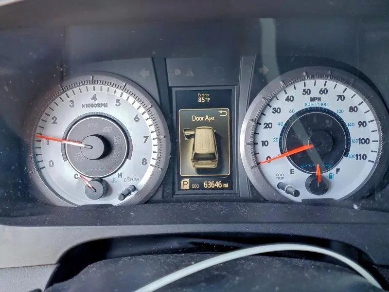 2020 TOYOTA SIENNA SE  