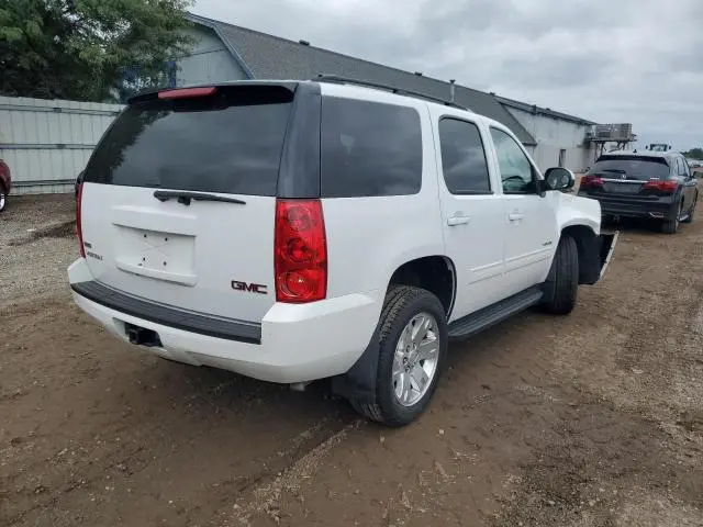 2011 GMC YUKON SLE  