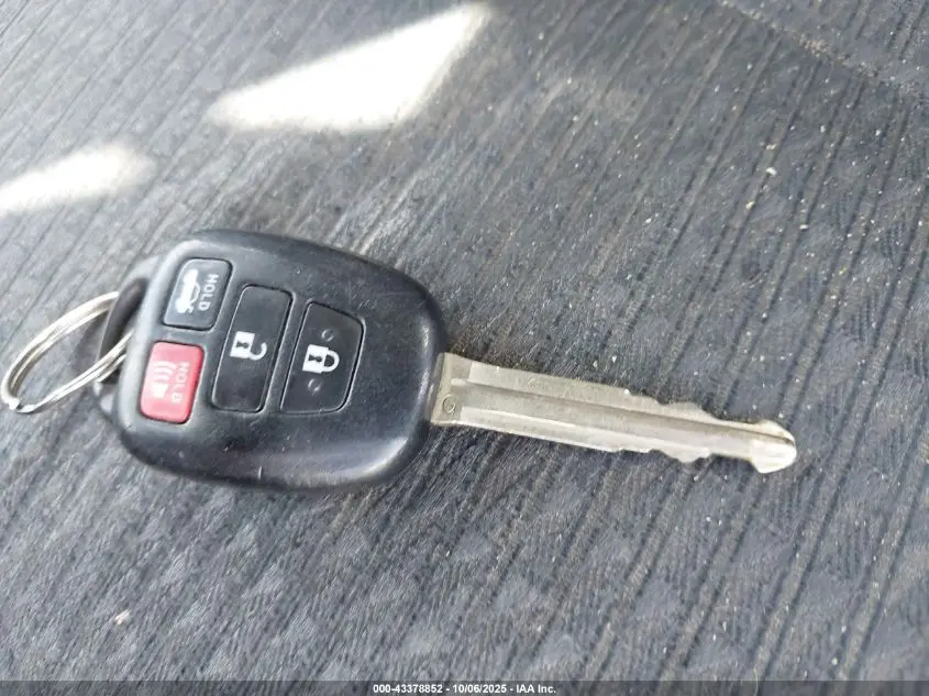 2014 TOYOTA CAMRY SE