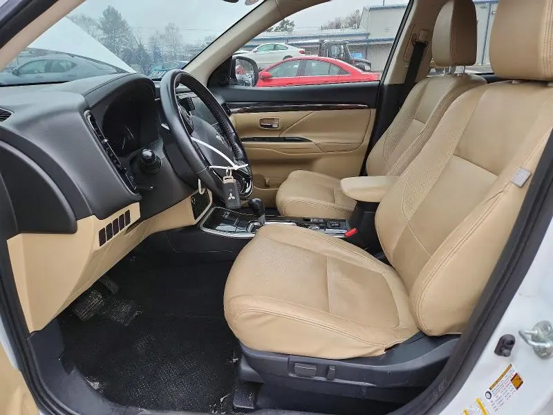 2017 MITSUBISHI OUTLANDER SE  