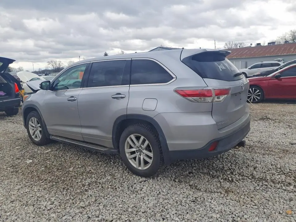 2016 TOYOTA HIGHLANDER LE  