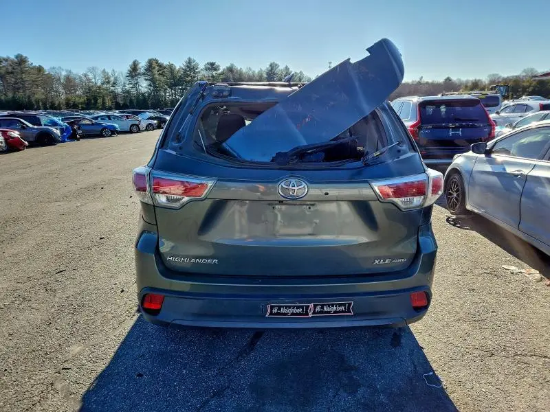 2015 TOYOTA HIGHLANDER XLE  