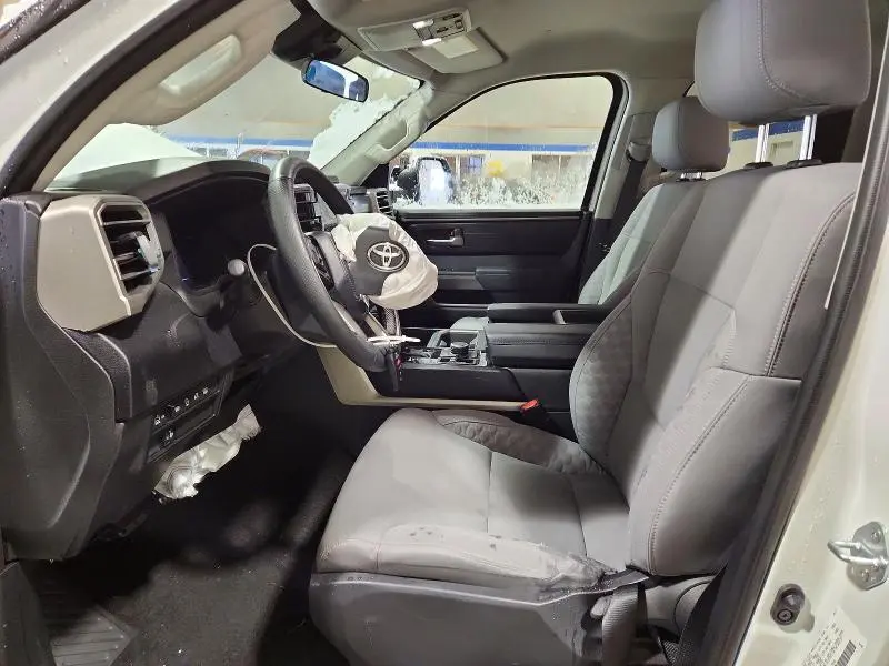 2023 TOYOTA TUNDRA SR5  