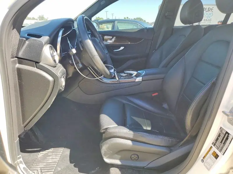2017 MERCEDES-BENZ GLC 300  