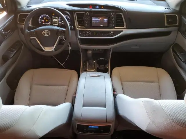 2017 TOYOTA HIGHLANDER LE  