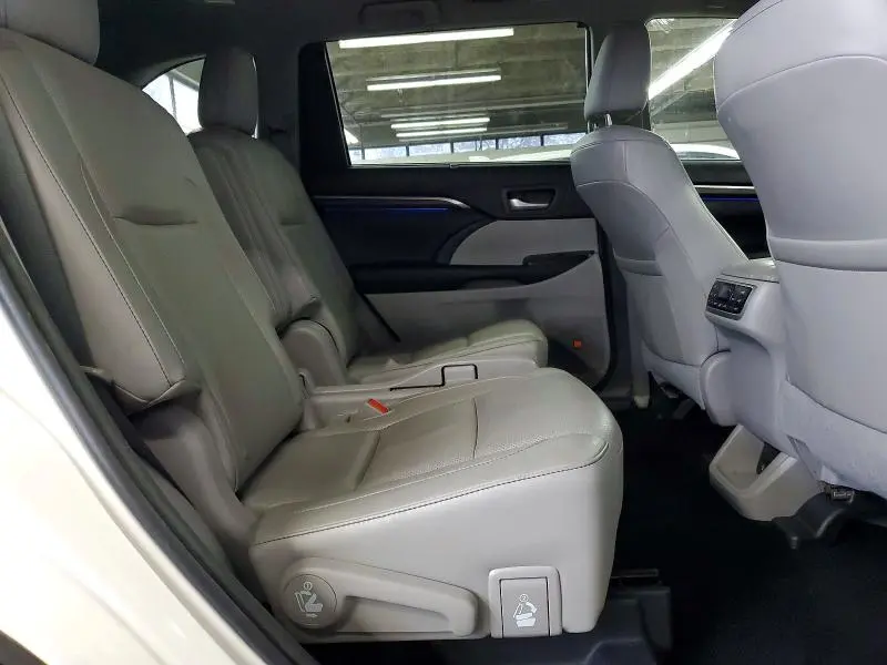 2015 TOYOTA HIGHLANDER LIMITED PLATINUM  