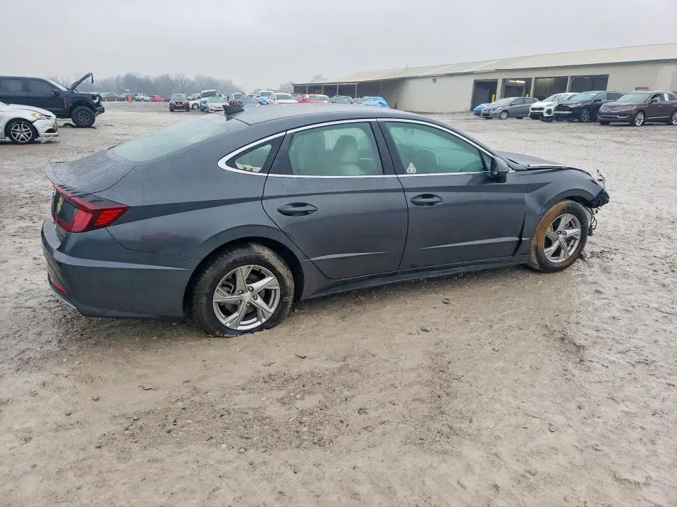 2023 HYUNDAI SONATA SE  