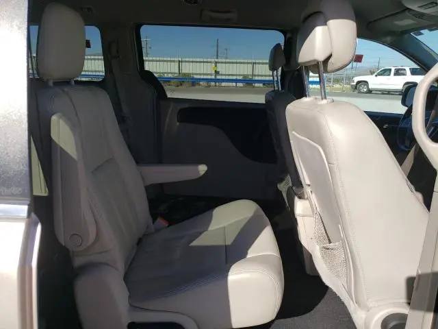 2013 CHRYSLER TOWN & COUNTRY TOURING  