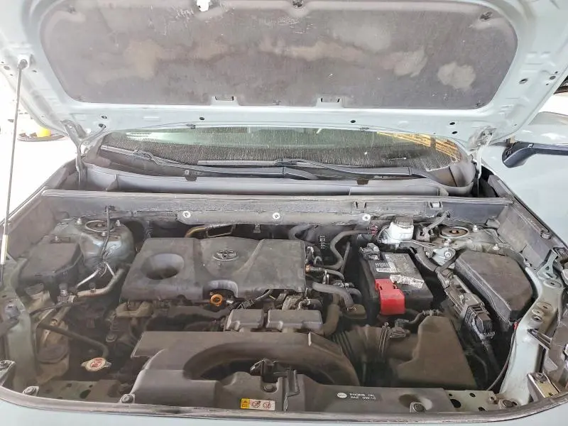 2021 TOYOTA RAV4 XLE  