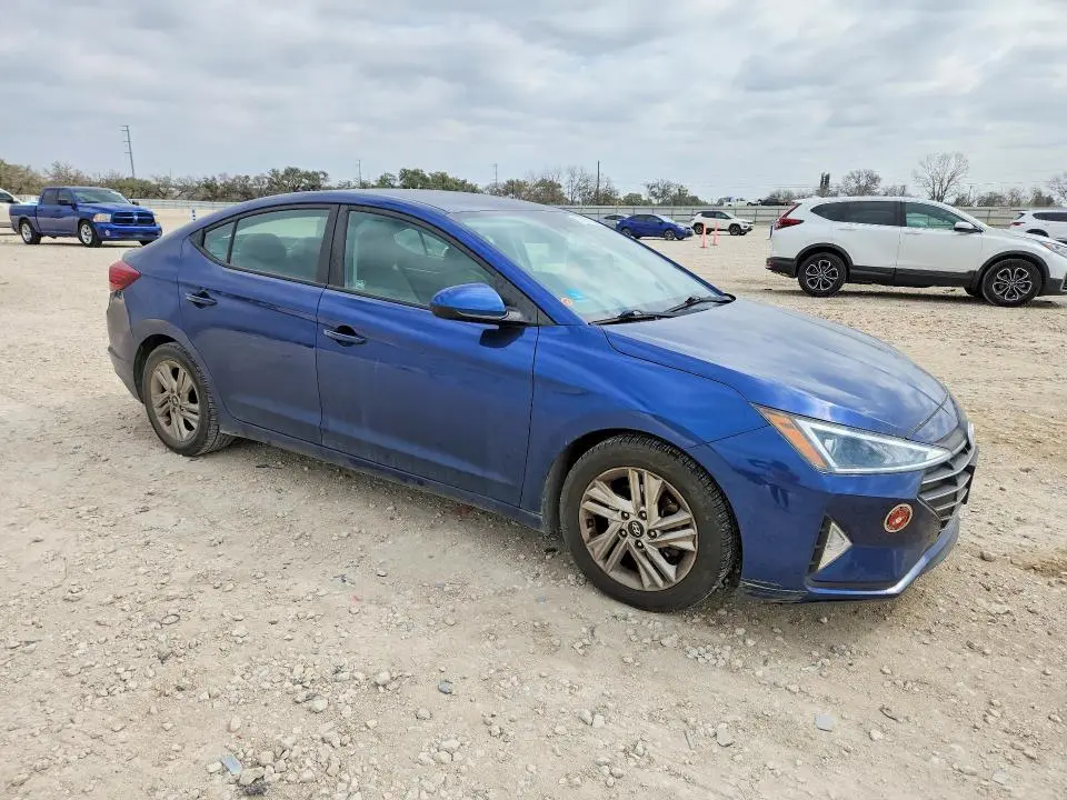 2020 HYUNDAI ELANTRA SEL  