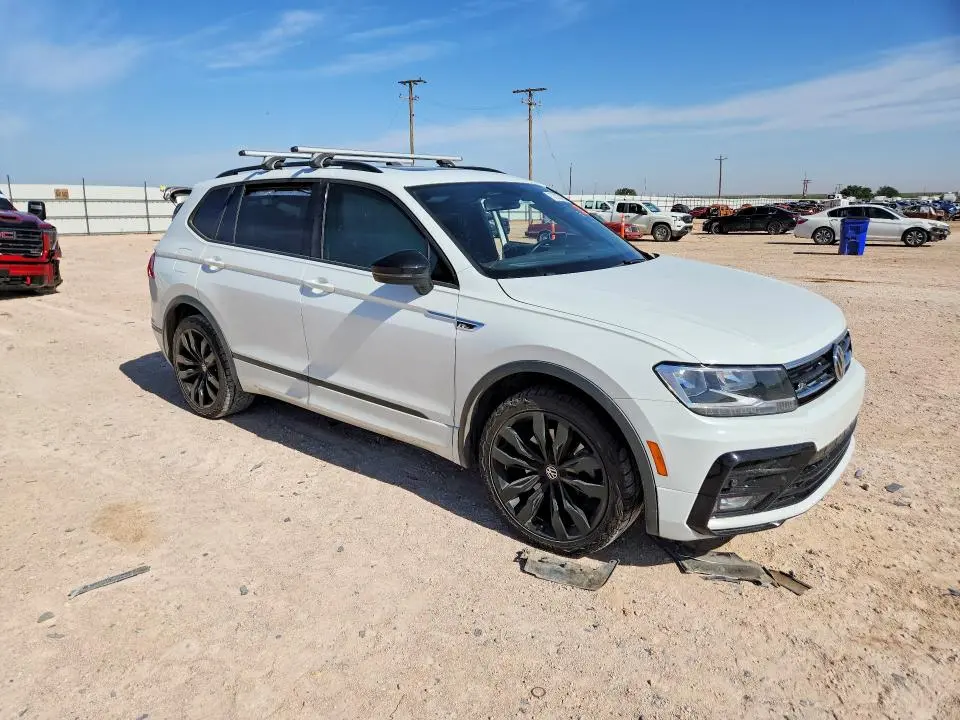 2021 VOLKSWAGEN TIGUAN SE  
