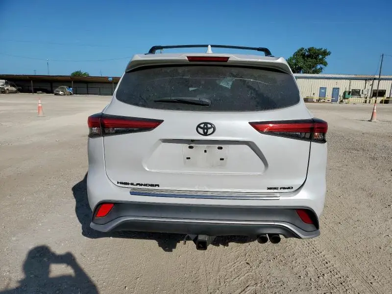 2022 TOYOTA HIGHLANDER XSE  