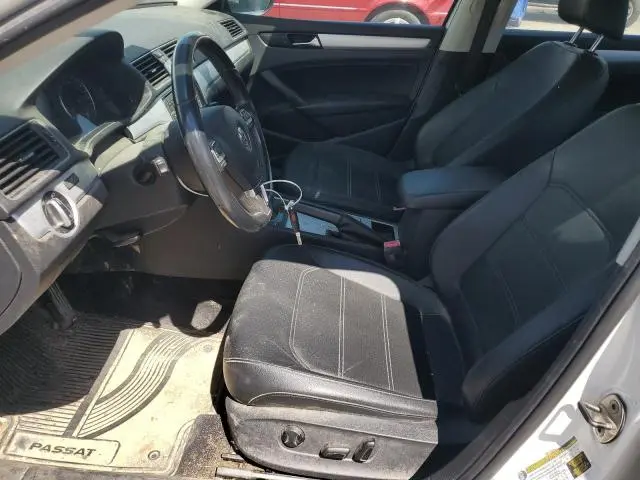 2012 VOLKSWAGEN PASSAT SE  