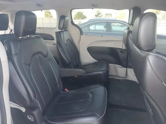 2018 CHRYSLER PACIFICA LIMITED  
