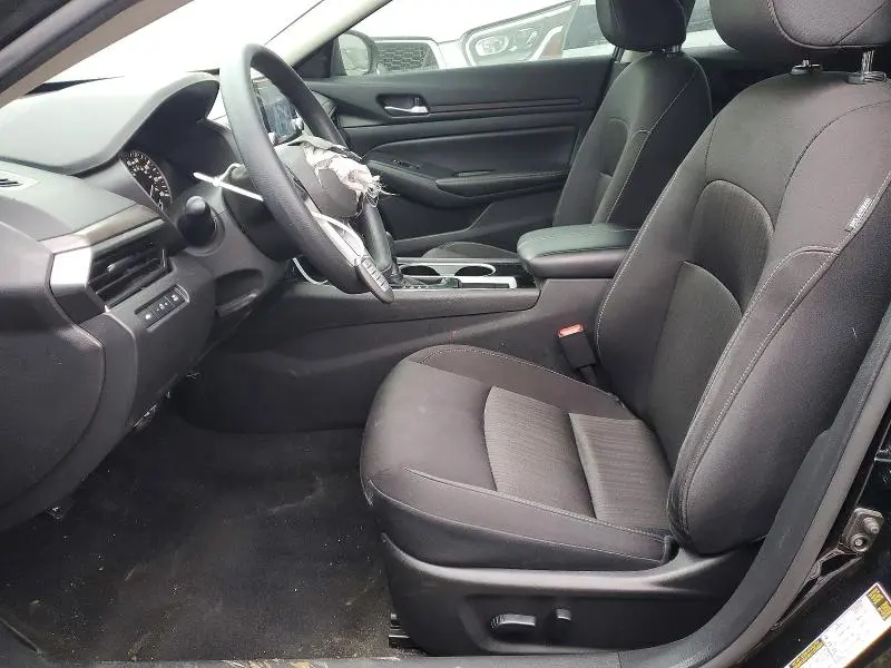 2024 NISSAN ALTIMA SV  