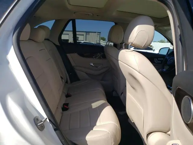 2016 MERCEDES-BENZ GLC 300  