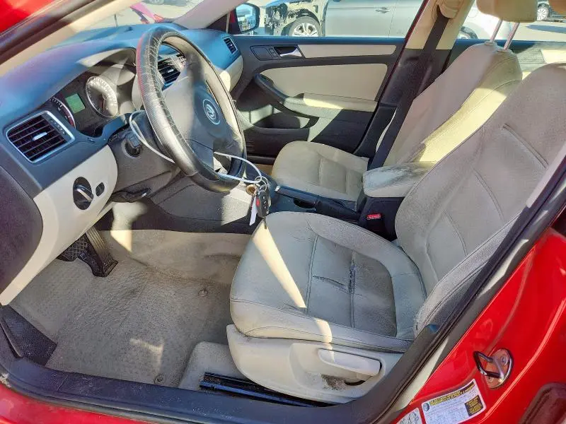 2012 VOLKSWAGEN JETTA SE  