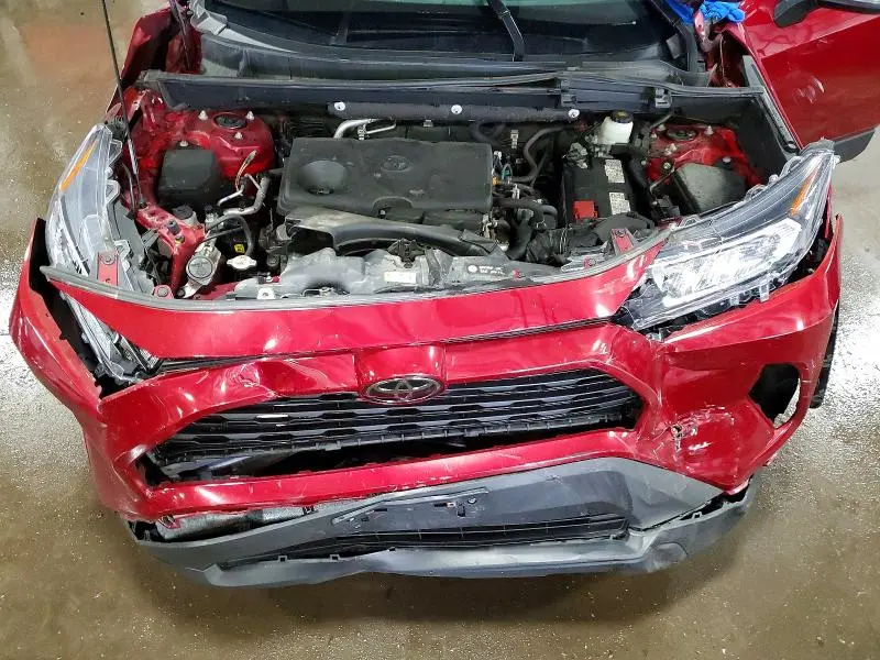 2021 TOYOTA RAV4 XLE  