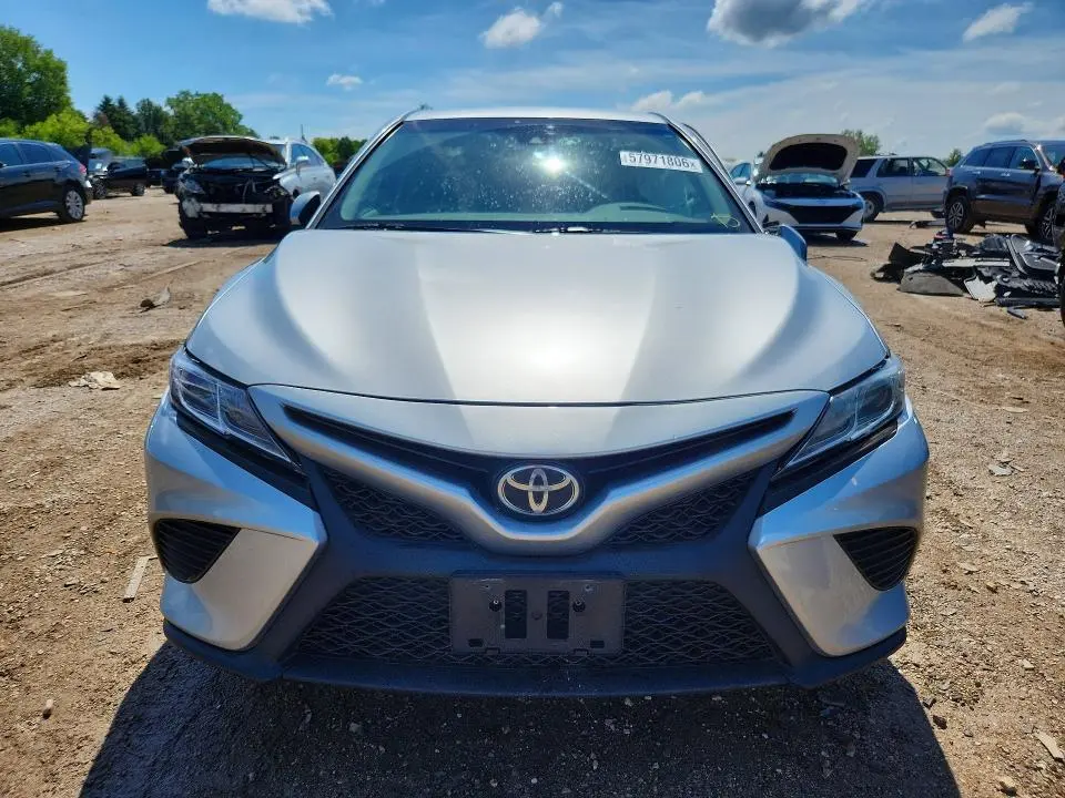 2018 TOYOTA CAMRY SE  