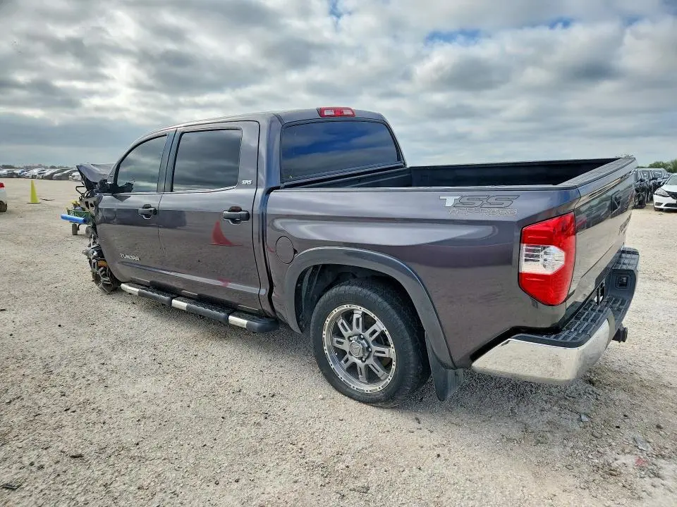 2017 TOYOTA TUNDRA CREWMAX SR5  