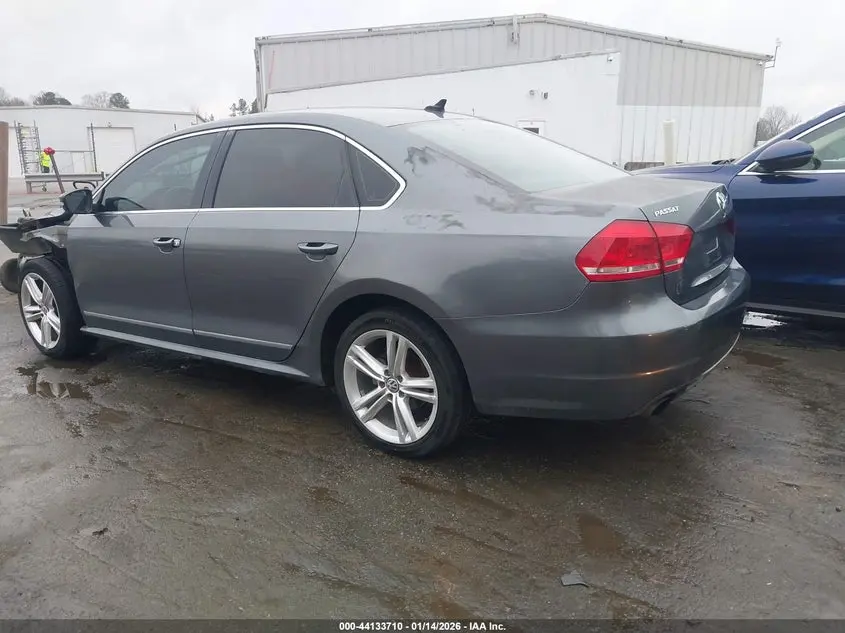 2014 VOLKSWAGEN PASSAT 2.0L TDI SE
