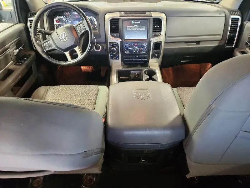 2015 RAM 1500 SLT  