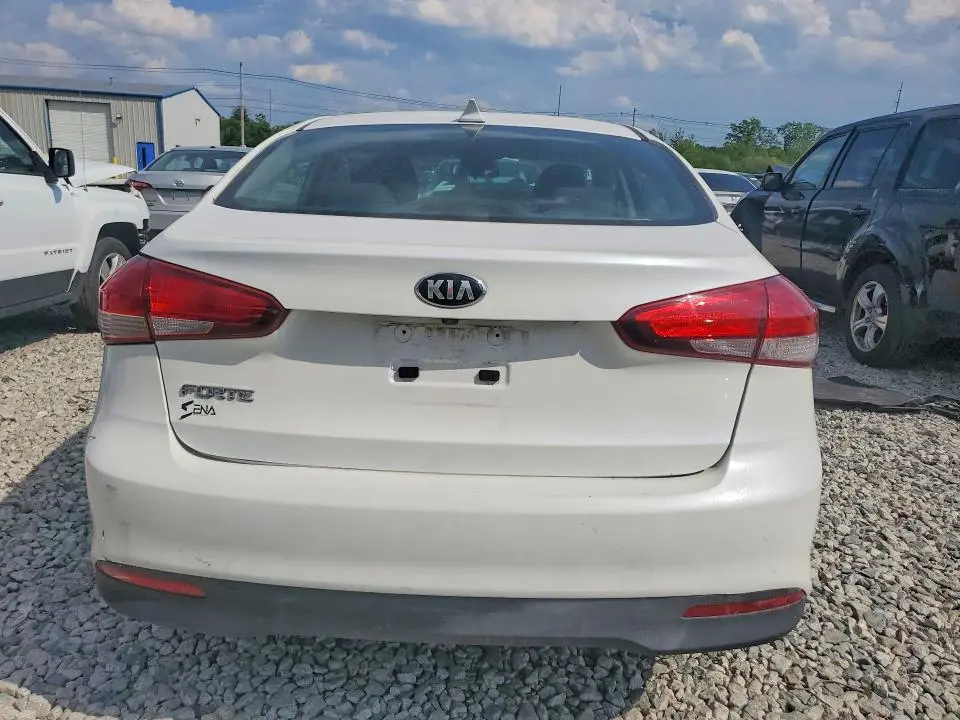 2018 KIA FORTE LX  